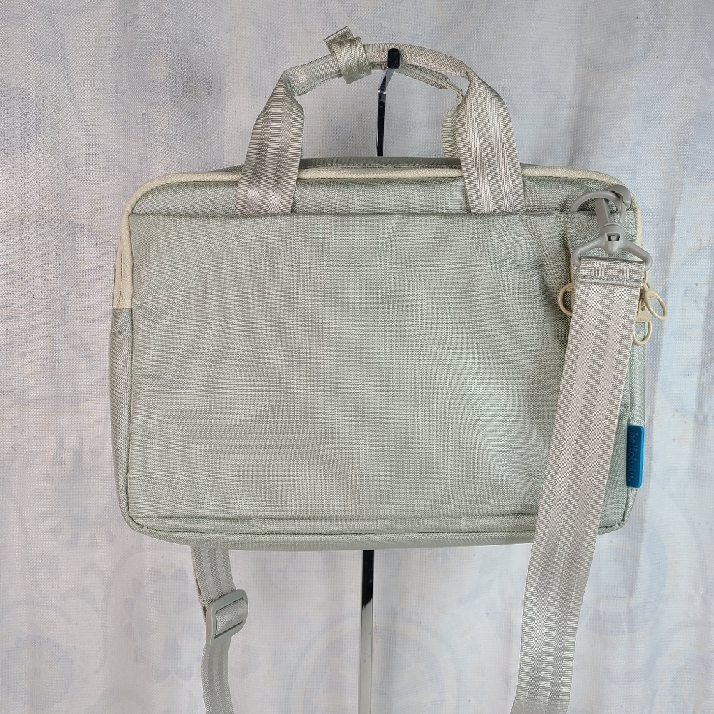 Hellolulu silvery gray laptop/tablet bag with multiple compartments